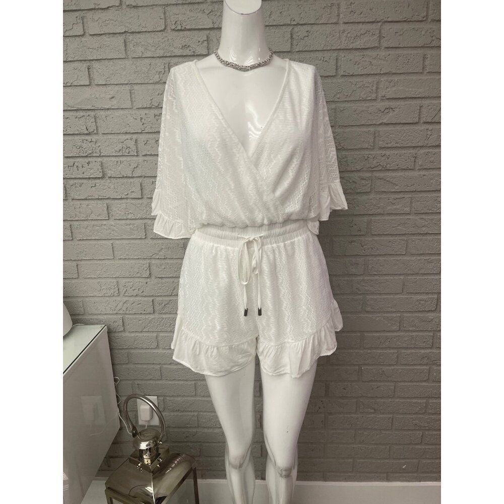 Blue Blush Women White Ruffle Sleeve Lace Romper Size S